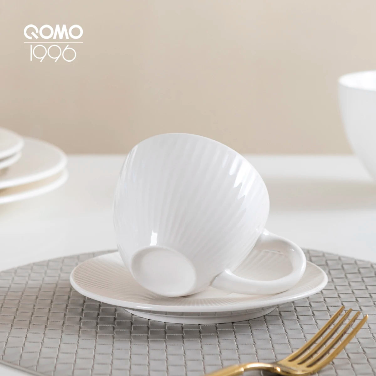 QOMO 24/36/48 Piece White Porcelain Dinnerware Set with Dessert Plate,Dinner Plate,Cup,Bowl Tableware Set